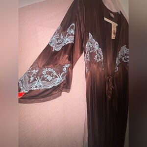 Sophisticated Blue and Brown Lace Robe